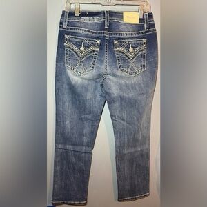 Miss Me Curvy Crop, size 29